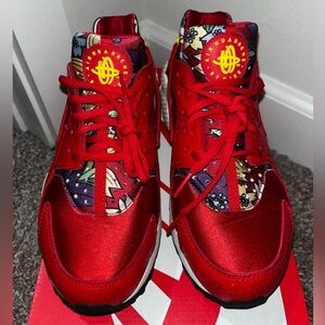 Used Women’s Nike Huarache Print Size 9W